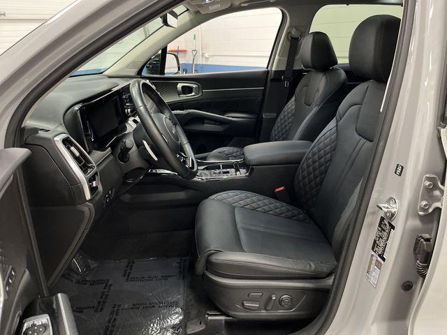 Photo of 2023 Wolf Gray Kia Sorento
