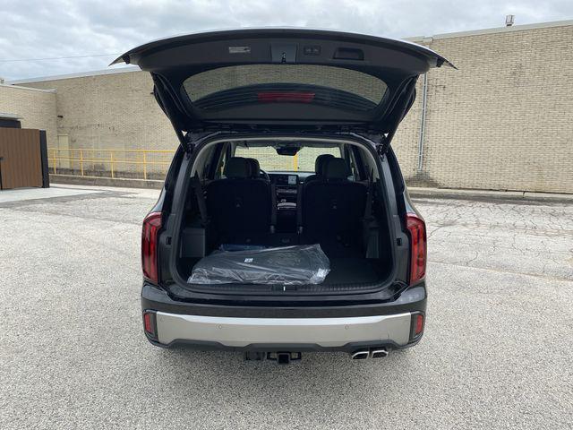Photo of 2025 Ebony Black Kia Telluride