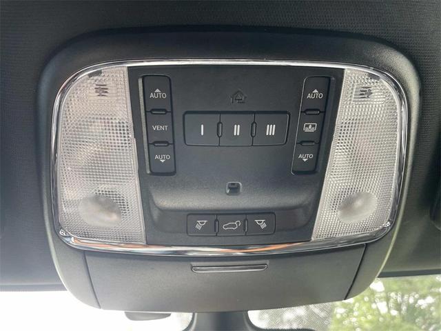 Photo of 2020 Diamond Black Jeep Grand Cherokee