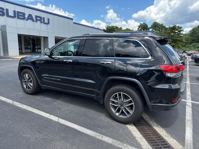 Photo of 2020 Diamond Black Jeep Grand Cherokee