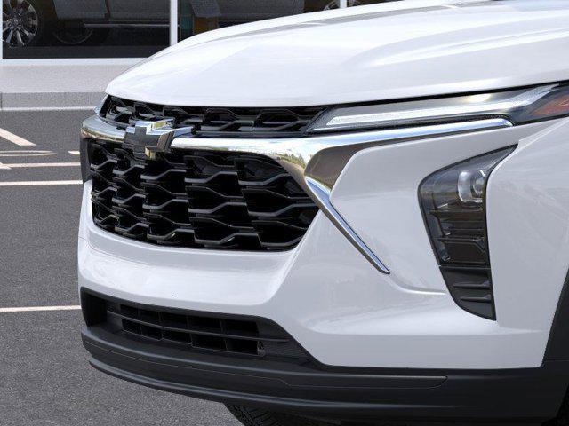 Photo of 2025 Summit White Chevrolet Trax