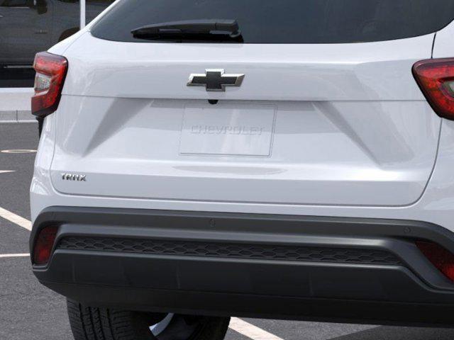 Photo of 2025 Summit White Chevrolet Trax