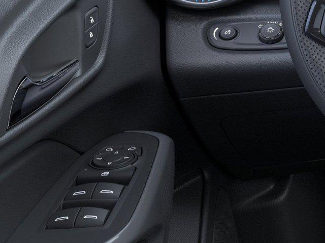 Photo of 2025 Summit White Chevrolet Trax