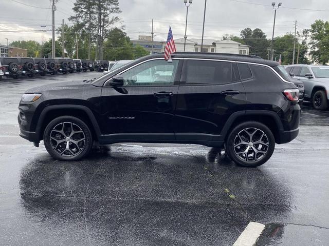 Photo of 2024 Diamond Black Jeep Compass
