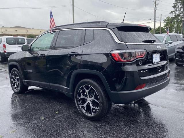 Photo of 2024 Diamond Black Jeep Compass