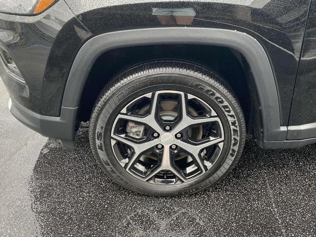 Photo of 2024 Diamond Black Jeep Compass