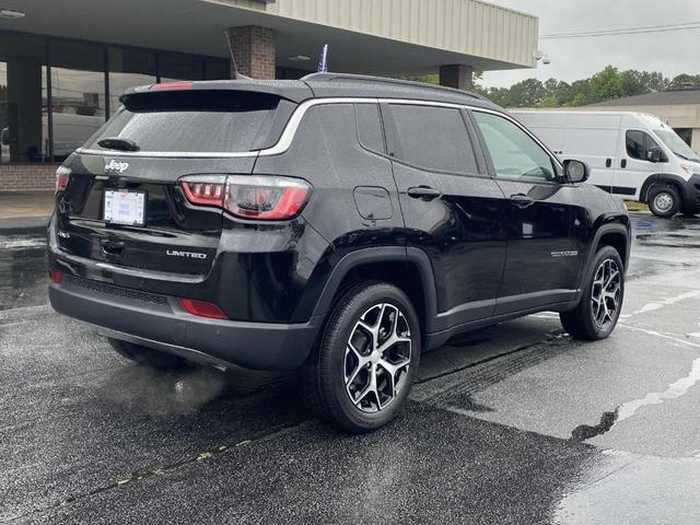 Photo of 2024 Diamond Black Jeep Compass