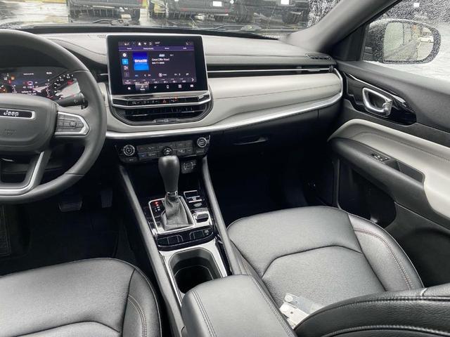 Photo of 2024 Diamond Black Jeep Compass
