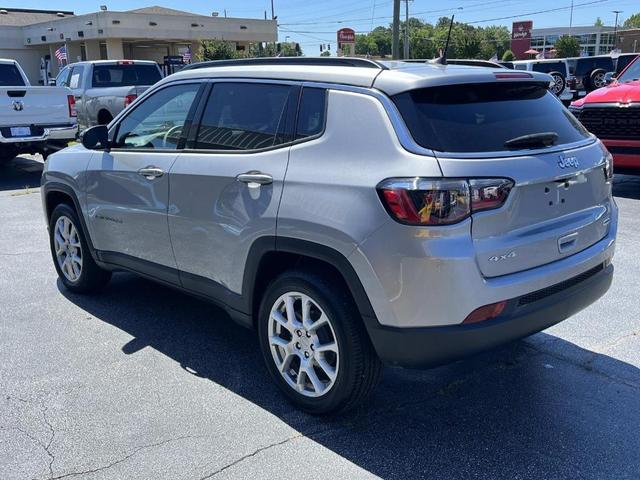 Photo of 2023 Billet Silver Metallic Clearcoat Jeep Compass