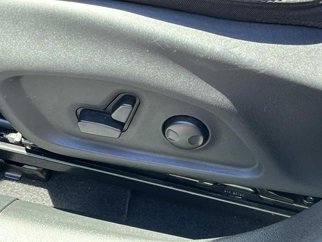 Photo of 2023 Billet Silver Metallic Clearcoat Jeep Compass