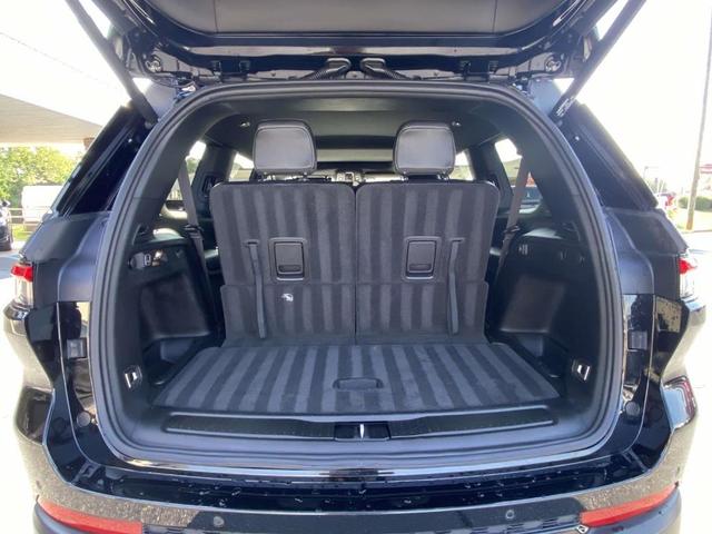 Photo of 2022 Diamond Black Jeep Grand Cherokee L