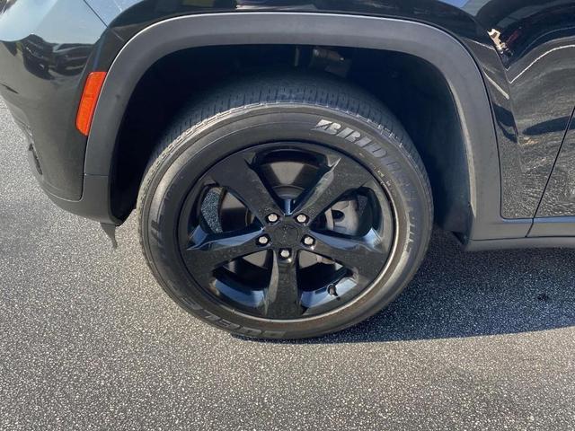 Photo of 2022 Diamond Black Jeep Grand Cherokee L