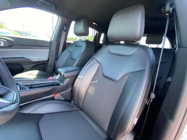 Photo of 2025 Bright White Clearcoat Jeep Compass