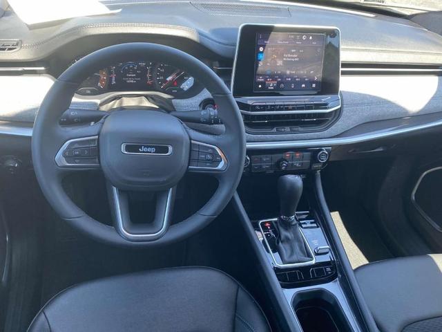 Photo of 2025 Bright White Clearcoat Jeep Compass