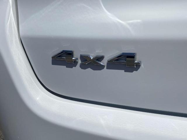 Photo of 2025 Bright White Clearcoat Jeep Compass