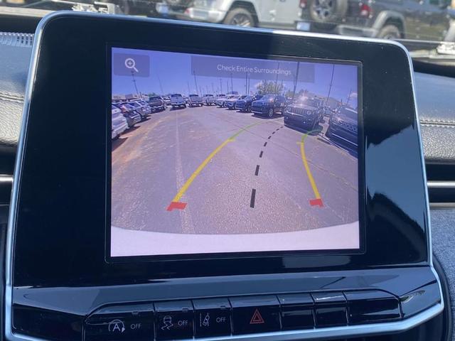 Photo of 2025 Bright White Clearcoat Jeep Compass