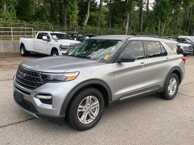 Photo of 2021 Iconic Silver Metallic Ford Explorer