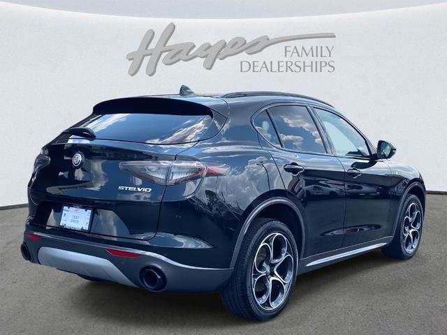 Photo of 2024 Vulcano Black Metallic Alfa Romeo Stelvio
