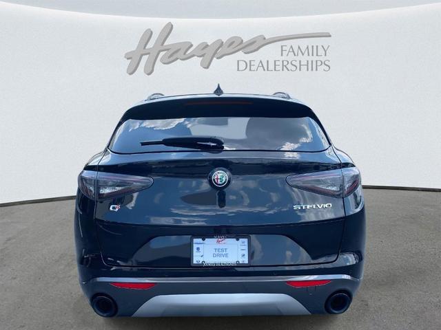 Photo of 2024 Vulcano Black Metallic Alfa Romeo Stelvio