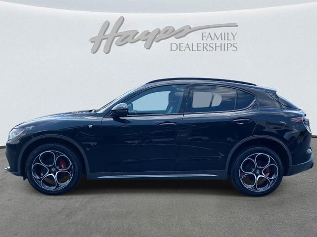 Photo of 2024 Vulcano Black Metallic Alfa Romeo Stelvio
