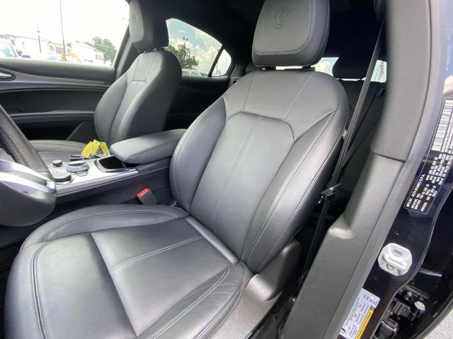 Photo of 2024 Vulcano Black Metallic Alfa Romeo Stelvio