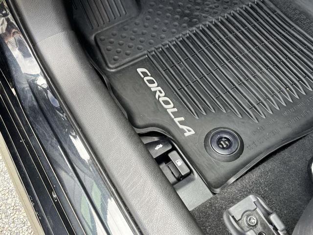 Photo of 2021 Black Sand Pearl Toyota Corolla