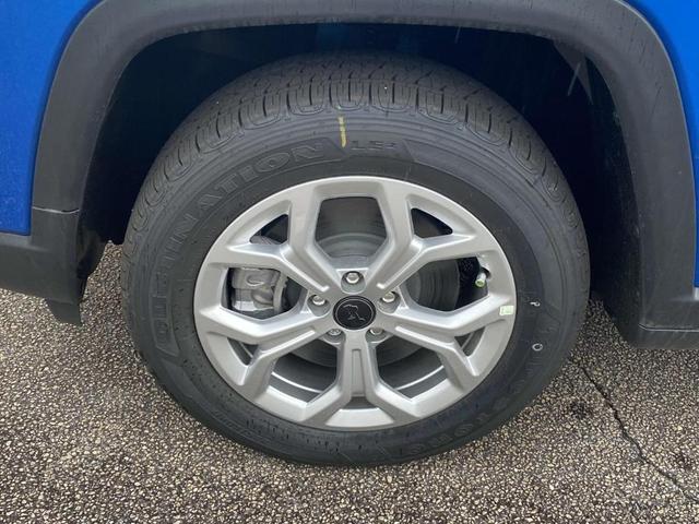 Photo of 2025 Hydro Blue Pearlcoat Jeep Compass