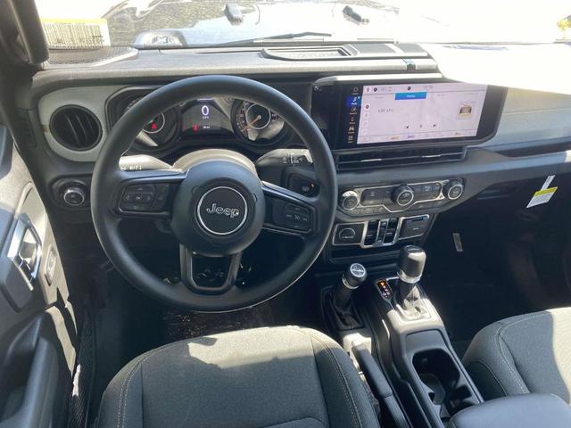 Photo of 2025 Granite Crystal Clearcoat Metallic Jeep Gladiator