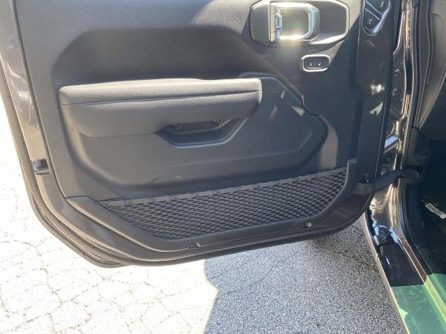 Photo of 2025 Granite Crystal Clearcoat Metallic Jeep Gladiator