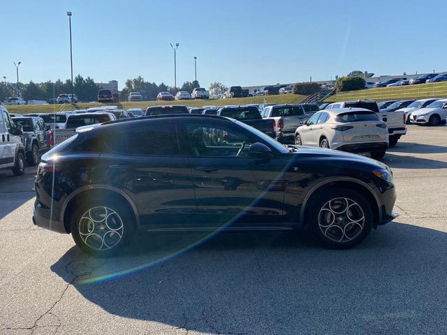 Photo of 2024 Vulcano Black Metallic Alfa Romeo Stelvio