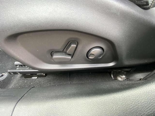 Photo of 2022 Granite Crystal Clearcoat Metallic Jeep Compass