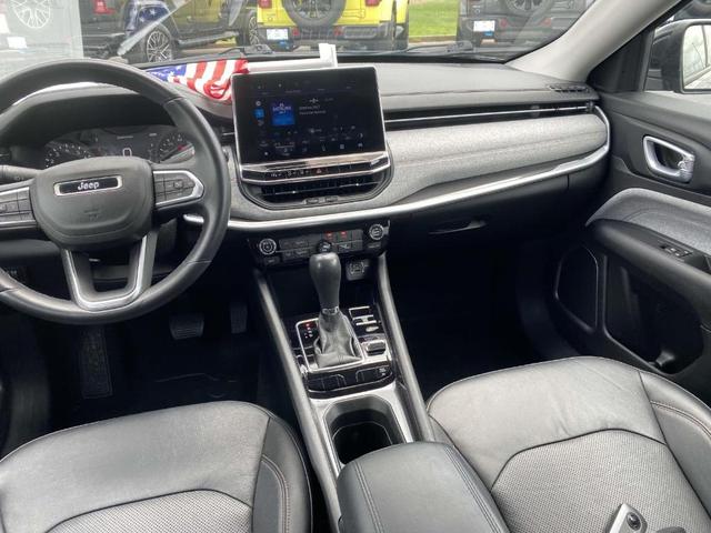 Photo of 2022 Granite Crystal Clearcoat Metallic Jeep Compass