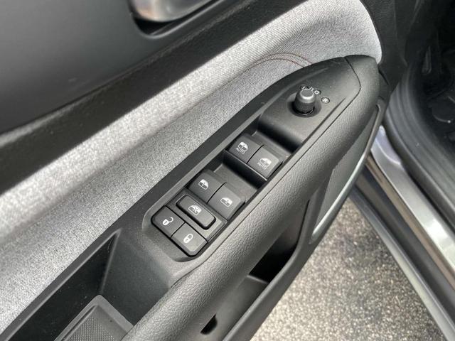 Photo of 2022 Granite Crystal Clearcoat Metallic Jeep Compass
