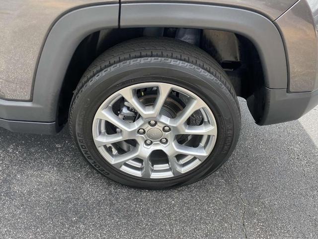 Photo of 2022 Granite Crystal Clearcoat Metallic Jeep Compass