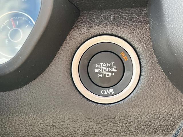Photo of 2025 Bright White Clearcoat RAM 1500