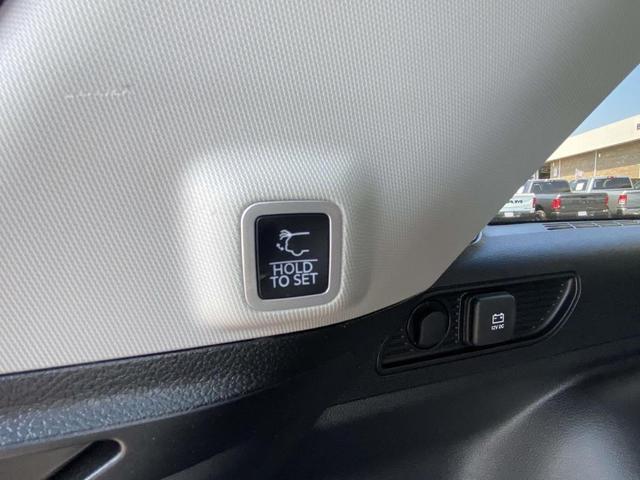 Photo of 2023 Metallic Jeep Grand Cherokee
