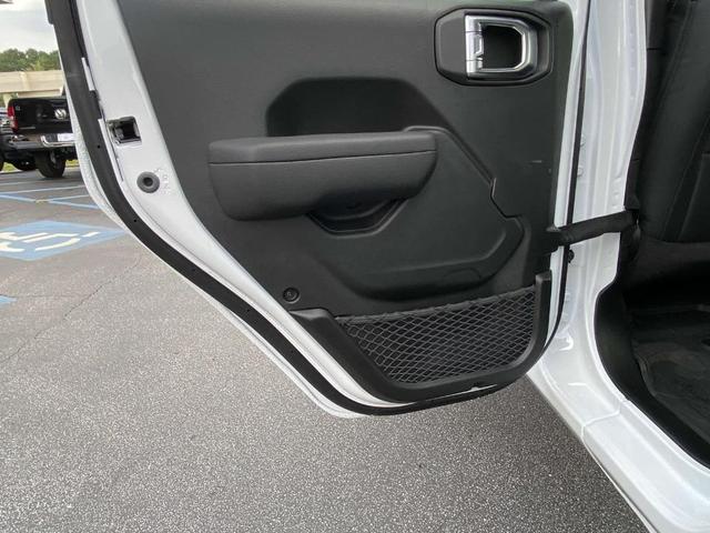 Photo of 2025 Bright White Clearcoat Jeep Wrangler