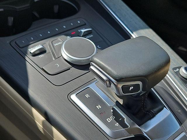 Photo of 2018 Moonlight Blue Metallic Audi A4