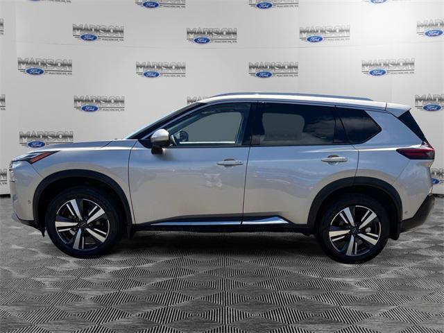 Photo of 2023 Champagne Silver Metallic Nissan Rogue