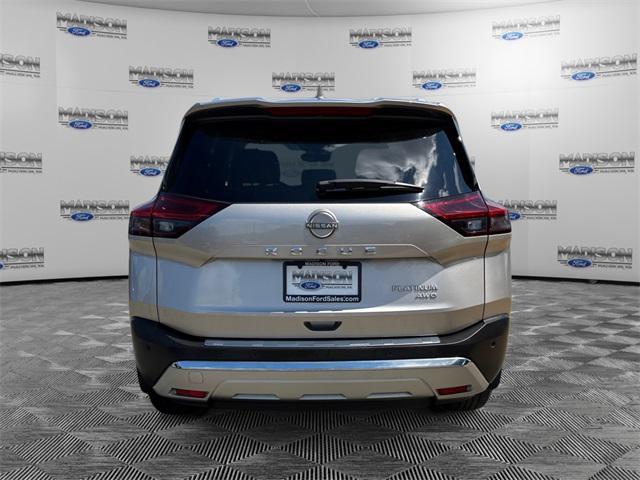 Photo of 2023 Champagne Silver Metallic Nissan Rogue