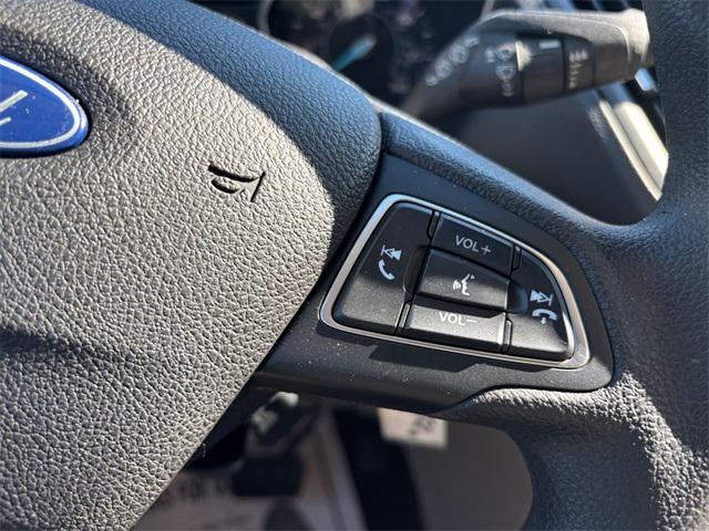 Photo of 2018 White Gold Ford Escape