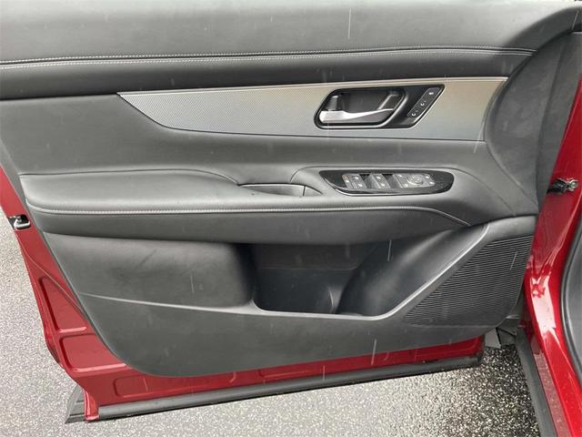 Photo of 2025 Scarlet Nissan Murano