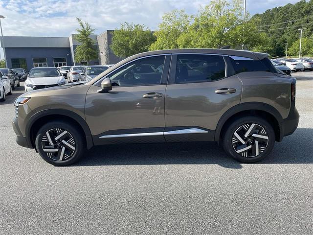 Photo of 2025 Bronze Nissan Kicks