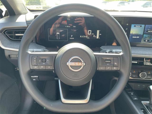 Photo of 2025 Bronze Nissan Kicks