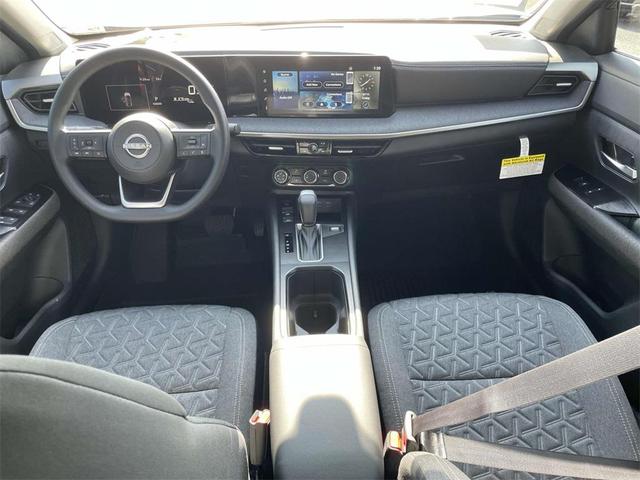 Photo of 2025 Bronze Nissan Kicks