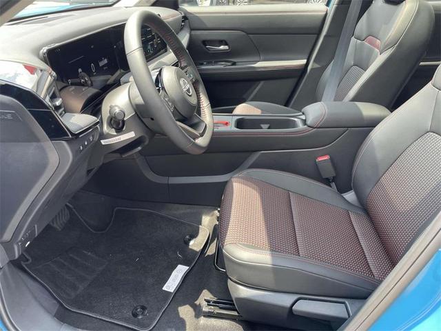 Photo of 2025 Arctic Ice Nissan Kicks