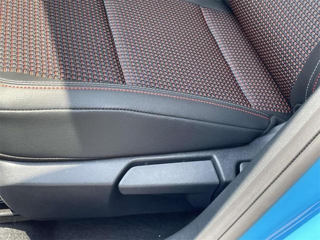 Photo of 2025 Arctic Ice Nissan Kicks