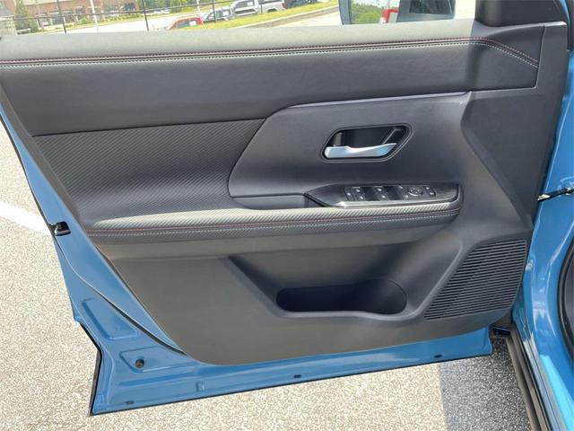 Photo of 2025 Arctic Ice Nissan Kicks