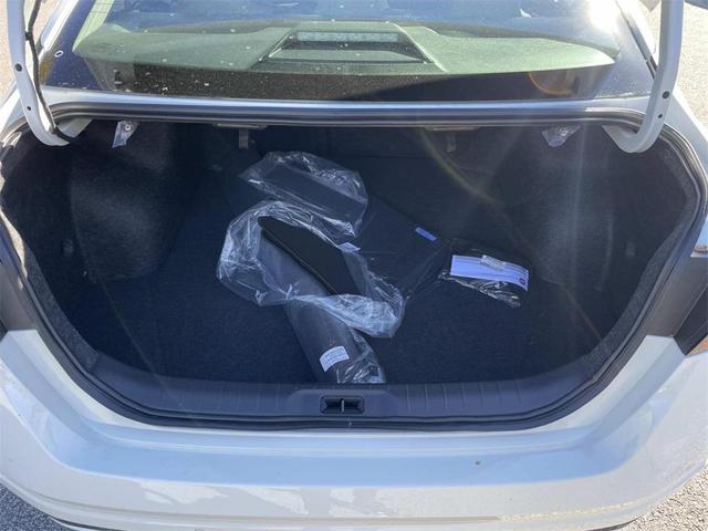Photo of 2025 Glacier White Nissan Altima