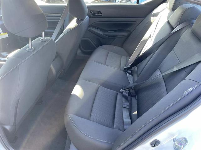 Photo of 2025 Glacier White Nissan Altima